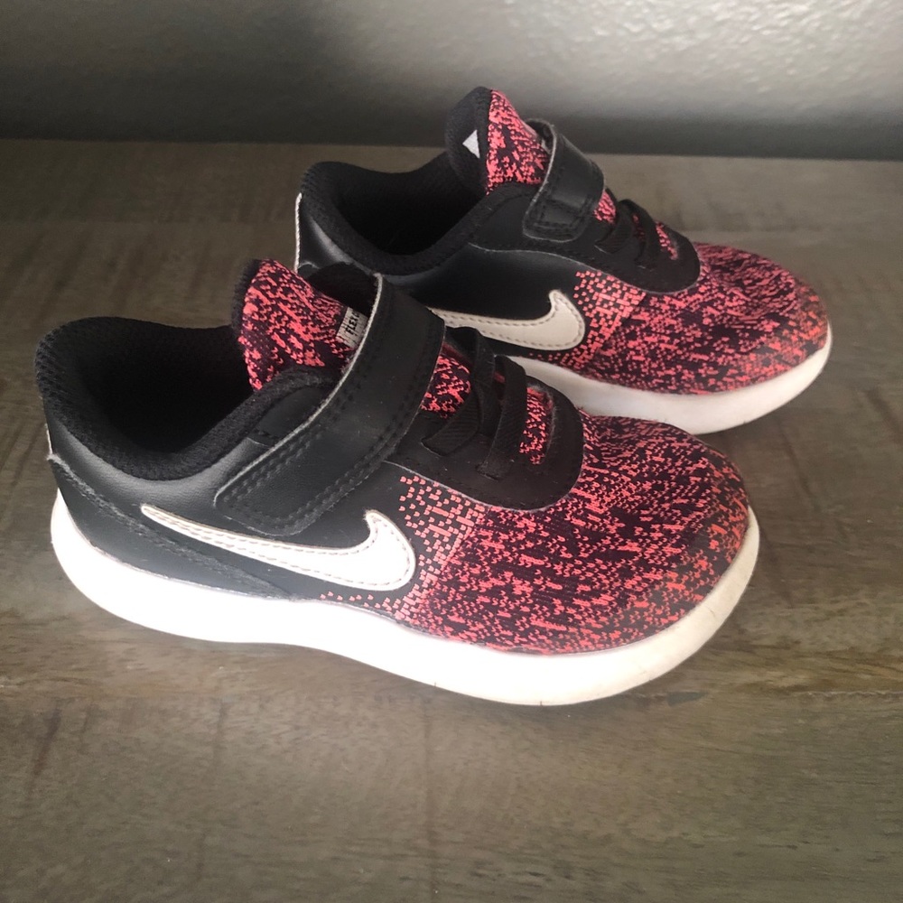 Girl Nike’s